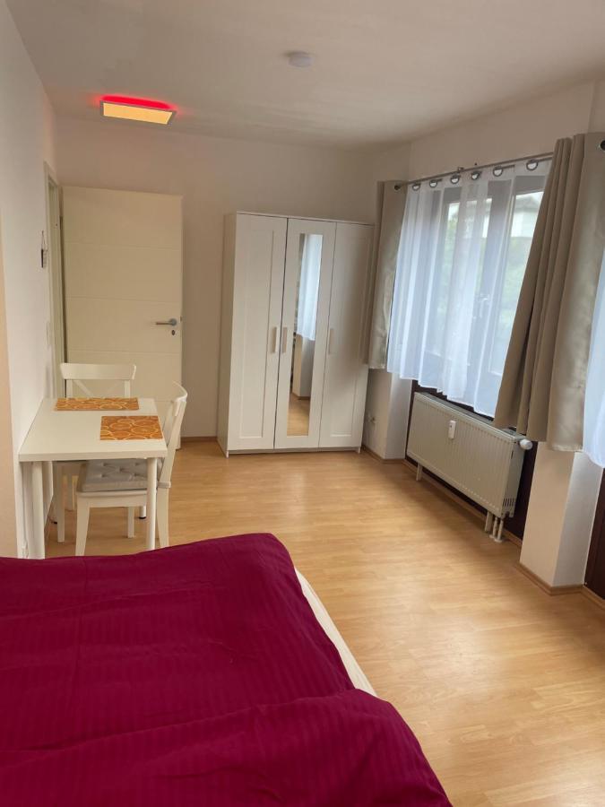Zimmer Im Herzen Von Durlach Karlsruhe Exterior photo